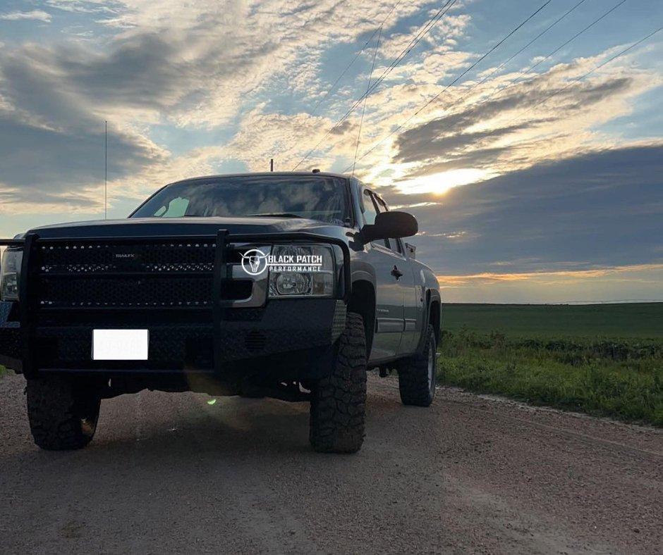 07-13-chevrolet-1500-trail-fx-front-diamond-plate-bumper-black-patch-performance-8.1753732641007.jpg